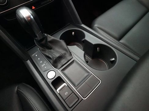 Used 2019 Volkswagen Atlas SE image 18