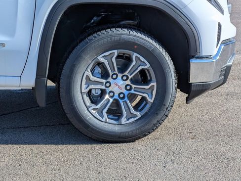 New 2026 GMC Sierra 1500 SLE image 12