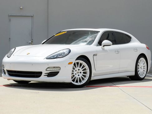 Used 2013 Porsche Panamera S RWD image 13