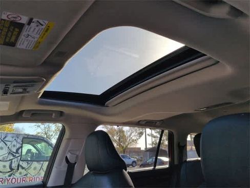 Used 2020 Toyota Highlander XLE image 20