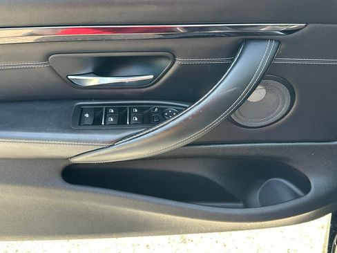 Used 2018 BMW M4 Convertible w/ Competition Package RWD image 26