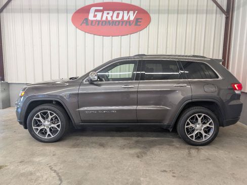 Used 2019 Jeep Grand Cherokee Limited w/ Luxury Group II AWD/4WD image 16
