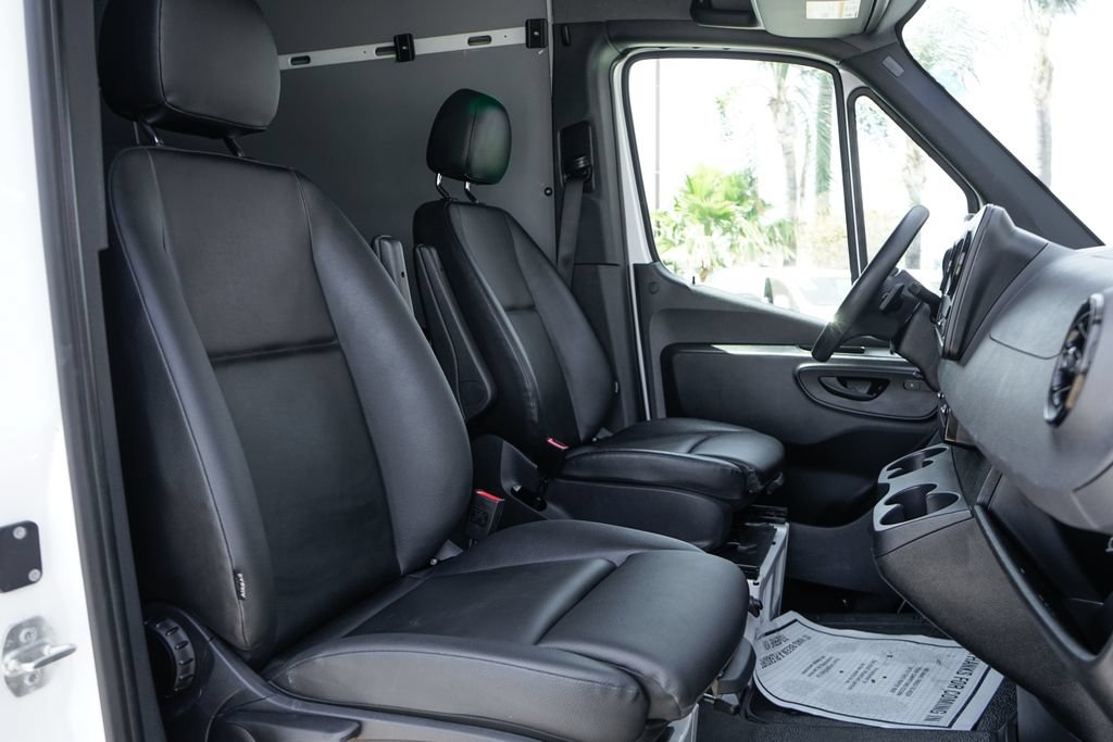 Used 2024 Mercedes-Benz Sprinter 2500 w/ Acoustic Package image 37