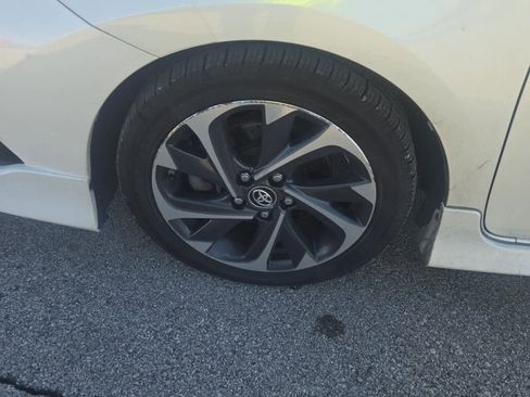 Used 2017 Toyota Corolla iM image 2