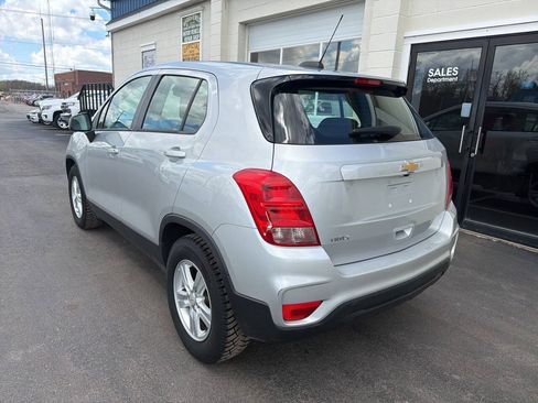 Used 2020 Chevrolet Trax LS FWD image 17