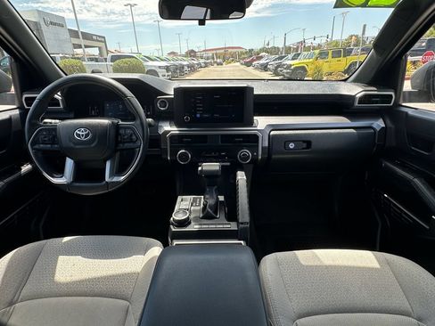 Used 2025 Toyota 4Runner SR5 AWD/4WD image 20