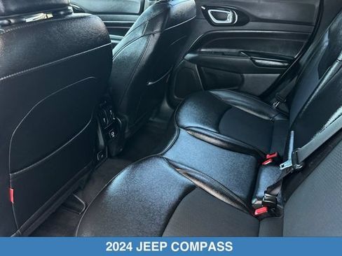 Used 2024 Jeep Compass Trailhawk AWD/4WD image 14