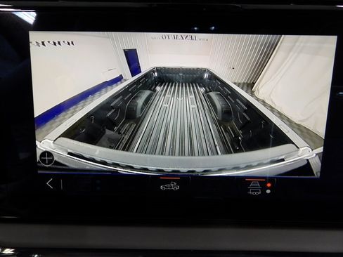 Used 2025 GMC Sierra 2500 AT4X image 31