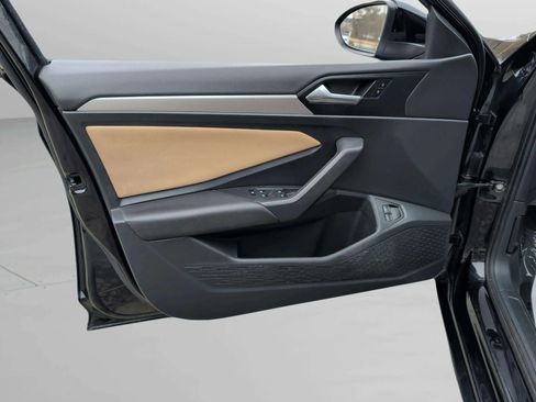 Used 2020 Volkswagen Jetta SE w/ SE Cold Weather Package image 35