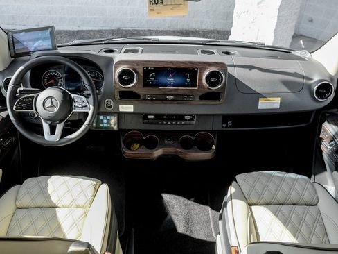 New 2024 Mercedes-Benz Sprinter 3500 image 31