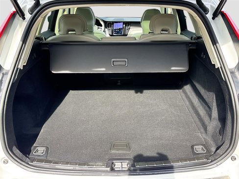 Used 2023 Volvo XC60 B5 Plus w/ Protection Package Premier image 29