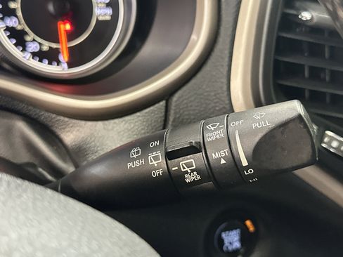 Used 2016 Jeep Cherokee Limited image 33