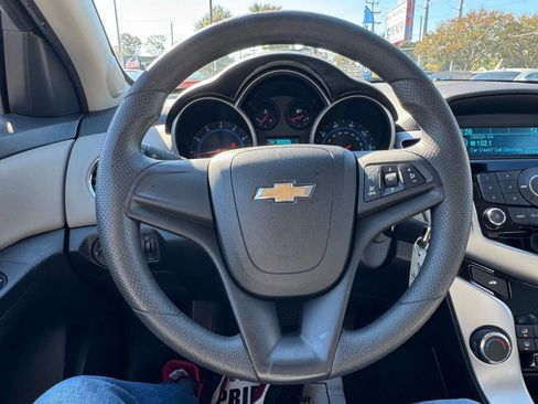 Used 2016 Chevrolet Cruze LS image 21