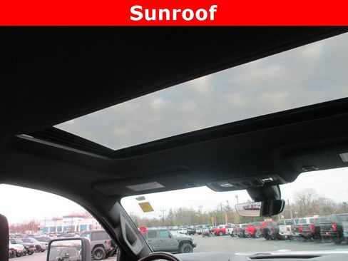 Used 2022 GMC Sierra 3500 Denali w/ Denali Ultimate Package image 15