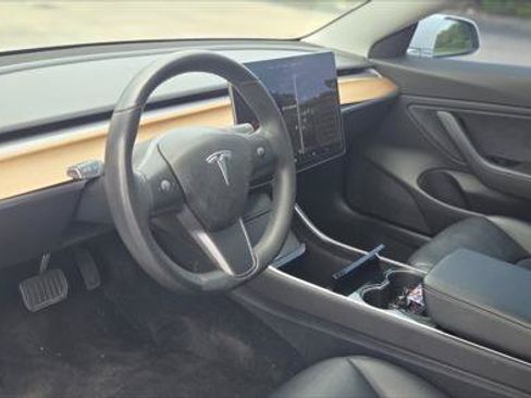 Used 2019 Tesla Model 3 Long Range RWD image 13