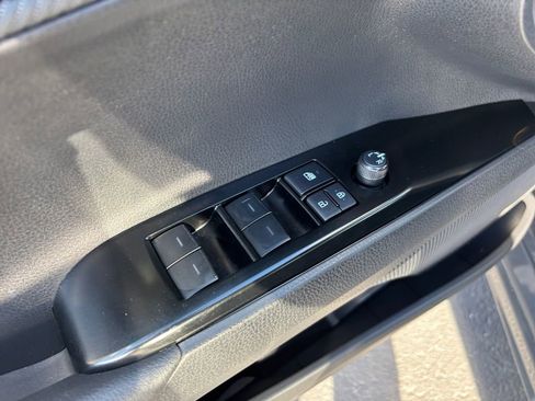 Used 2025 Toyota Camry SE image 24