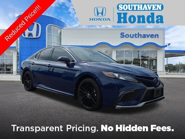 Used 2023 Toyota Camry XSE FWD image 1