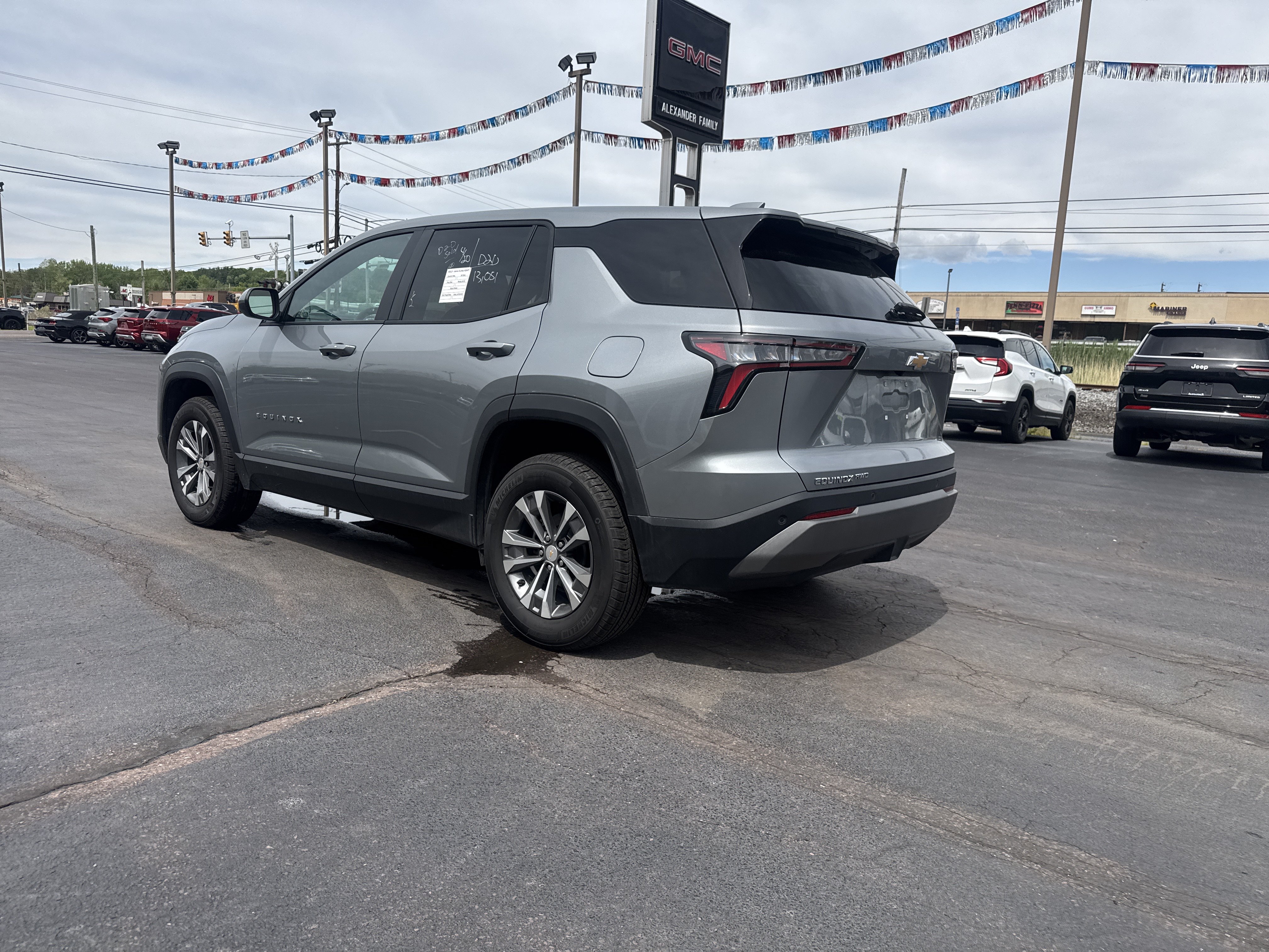 Used 2026 Chevrolet Equinox LT AWD/4WD image 6