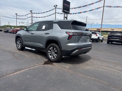 Used 2026 Chevrolet Equinox LT AWD/4WD image 6