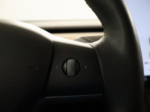 Used 2022 Tesla Model 3 Long Range AWD/4WD image 17