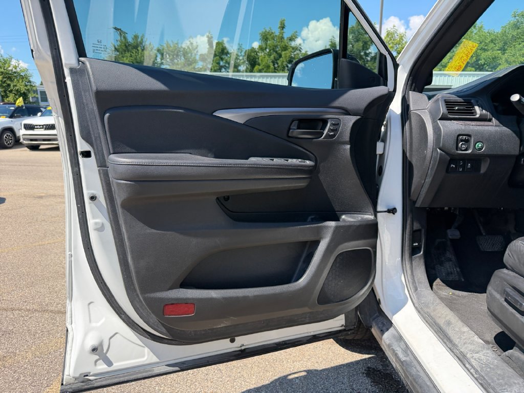 Used 2023 Honda Passport EX-L image 16