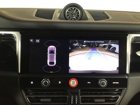 Certified 2026 Porsche Macan AWD/4WD image 36