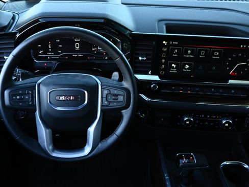 Used 2025 GMC Sierra 1500 Elevation image 16