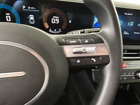 Certified 2025 Hyundai Santa Cruz SE FWD image 17