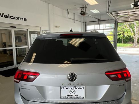 Used 2023 Volkswagen Tiguan SE w/ Panoramic Sunroof Package AWD/4WD image 5