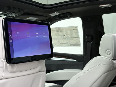 New 2026 Cadillac Escalade Platinum Sport w/ LPO, ONYX Package AWD/4WD image 15