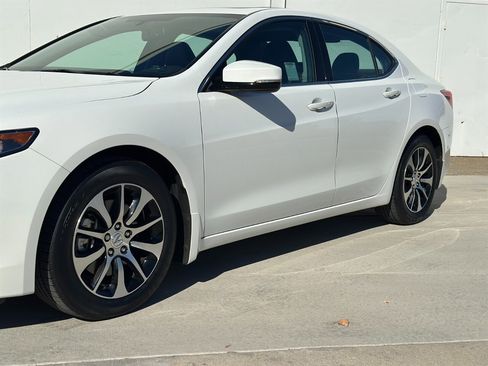 Used 2017 Acura TLX image 7