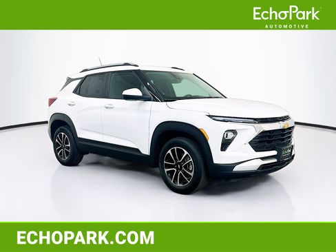 Used 2025 Chevrolet TrailBlazer LT AWD/4WD image 1
