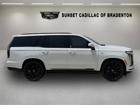Certified 2025 Cadillac Escalade Sport Platinum w/ LPO, ONYX Package AWD/4WD image 2
