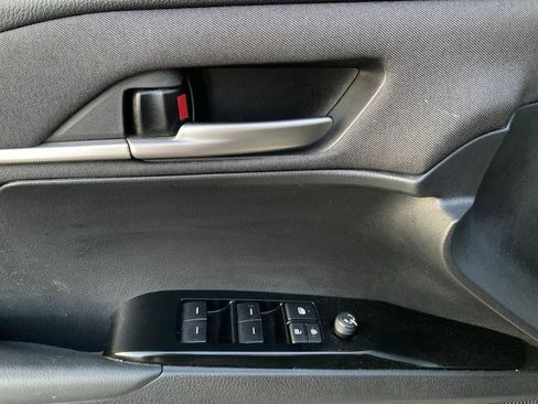 Used 2025 Toyota Camry LE w/ Convenience Package FWD image 12