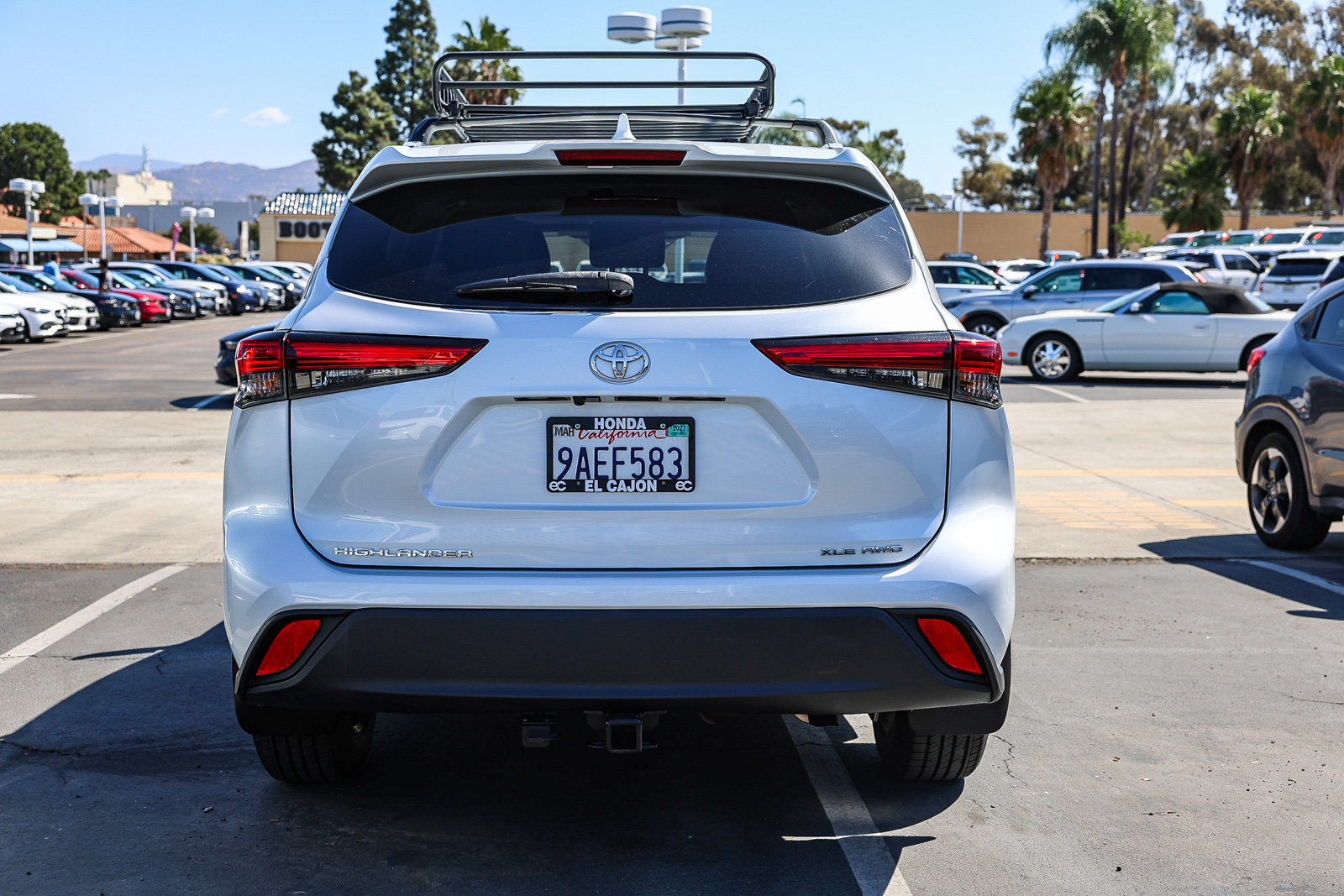Used 2022 Toyota Highlander XLE AWD/4WD image 25