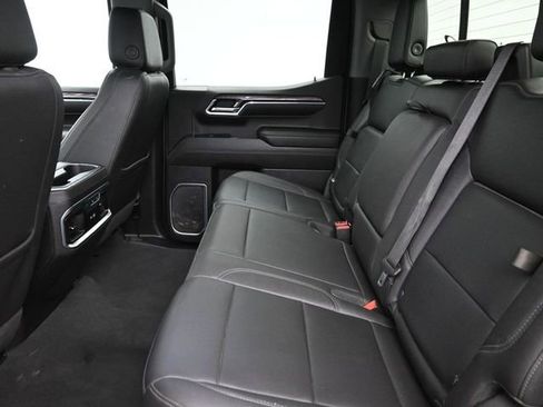 Used 2023 Chevrolet Silverado 1500 LTZ w/ LTZ Convenience Package II AWD/4WD image 18