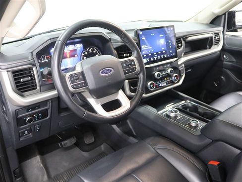 Used 2024 Ford Expedition Max XLT image 25