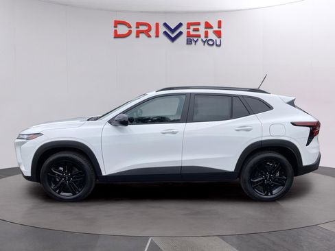 New 2026 Chevrolet Trax ACTIV image 2