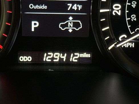 Used 2017 Lexus LX 570 4WD w/ Luxury Package image 15