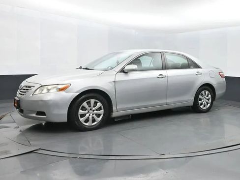 Used 2009 Toyota Camry LE image 4