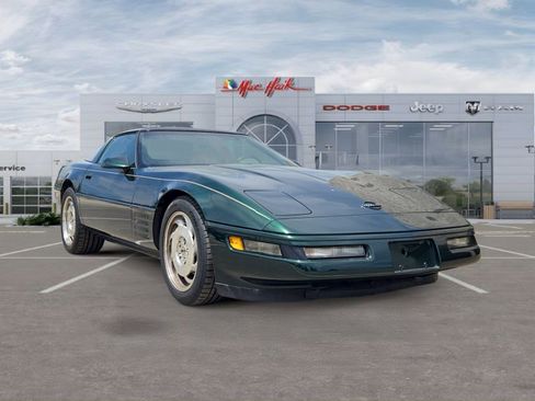 Used 1994 Chevrolet Corvette Coupe RWD image 7
