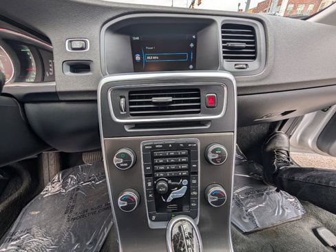 Used 2015 Volvo V60 T5 Premier image 22