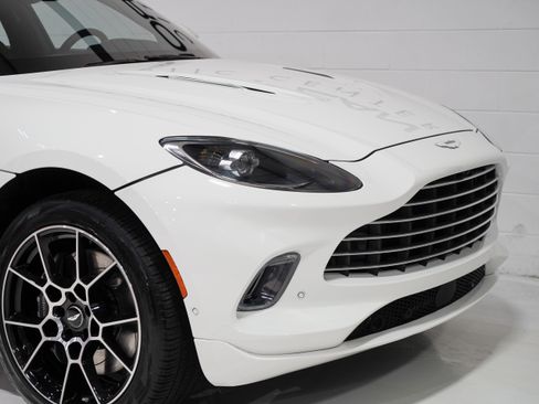 Used 2022 Aston Martin DBX AWD/4WD image 24