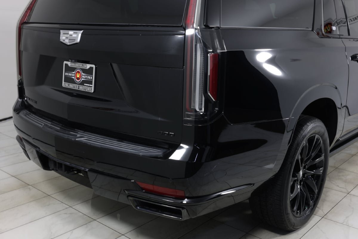 Used 2023 Cadillac Escalade ESV Sport Platinum w/ LPO, ONYX Package AWD/4WD image 45