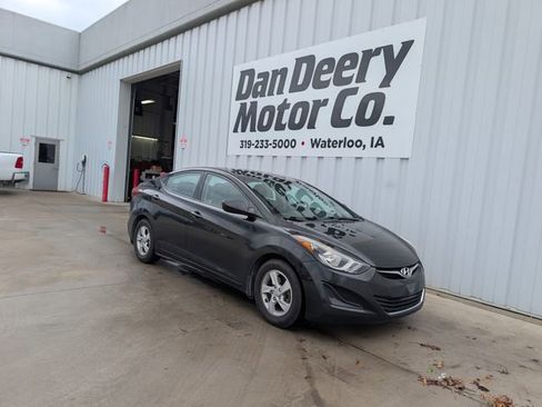 Used 2015 Hyundai Elantra SE image 1