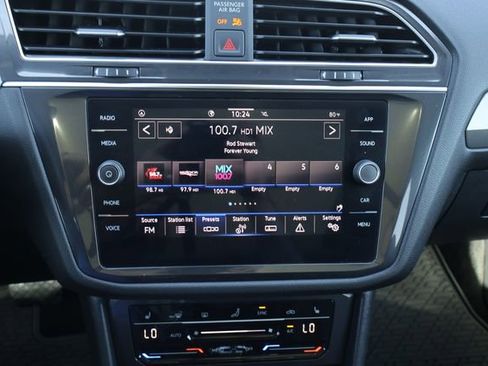 Certified 2023 Volkswagen Tiguan SE w/ Panoramic Sunroof Package image 25