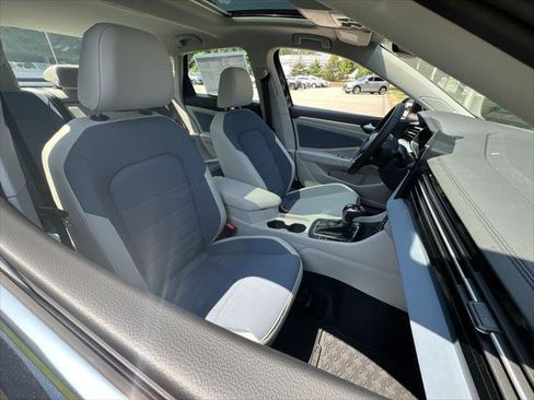 New 2025 Volkswagen Jetta SE image 24