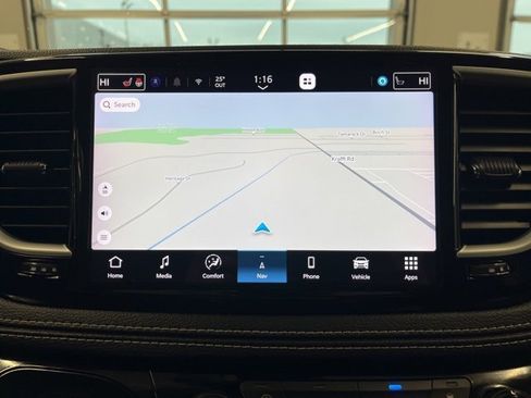 Certified 2024 Chrysler Pacifica Limited image 20