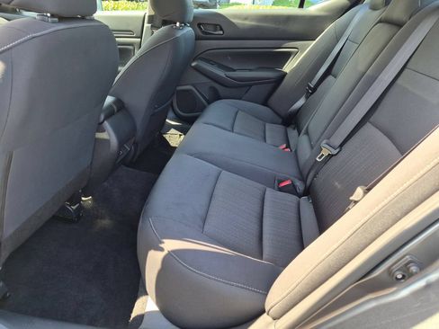 Used 2025 Nissan Altima 2.5 SV FWD image 24