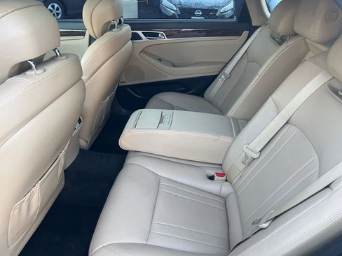 Used 2016 Hyundai Genesis 3.8 w/ Option Group 02 image 5
